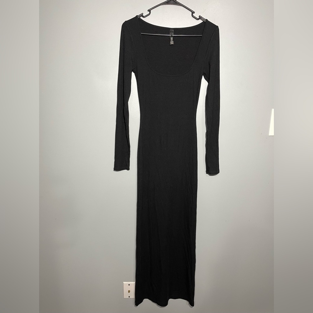 Skims Elegant Black Long Sleeve Dress